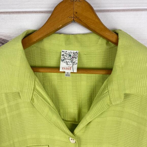 NAIF Women's Button Down Short Sleeve Collared Shirt Green Size Small NWT - Picture 4 of 8